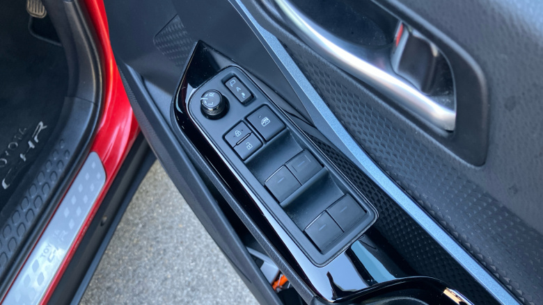 Toyota C-HR 1.8 Hybrid Design 5dr CVT Hybrid Hatchback